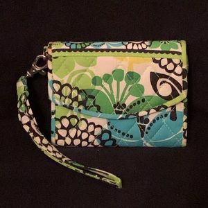 Vera Bradley Classic Lime Green Wristlet Wallet Green Floral